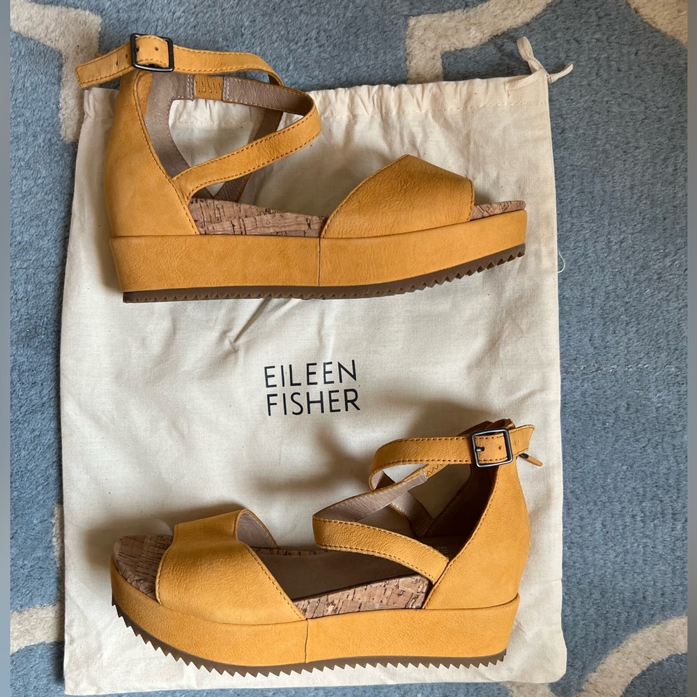 Eileen Fisher Emmy Platform Sandal. Women 5M